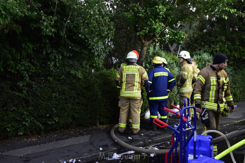 Grossfeuer Einfamilienhaus Siegburg Muehlengrabenstr P0807.JPG - Miklos Laubert